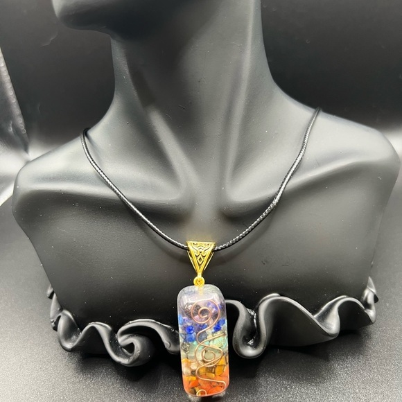 7 Chakra Necklace Handmade Healing Pendant Crystal Necklace - Picture 2 of 4
